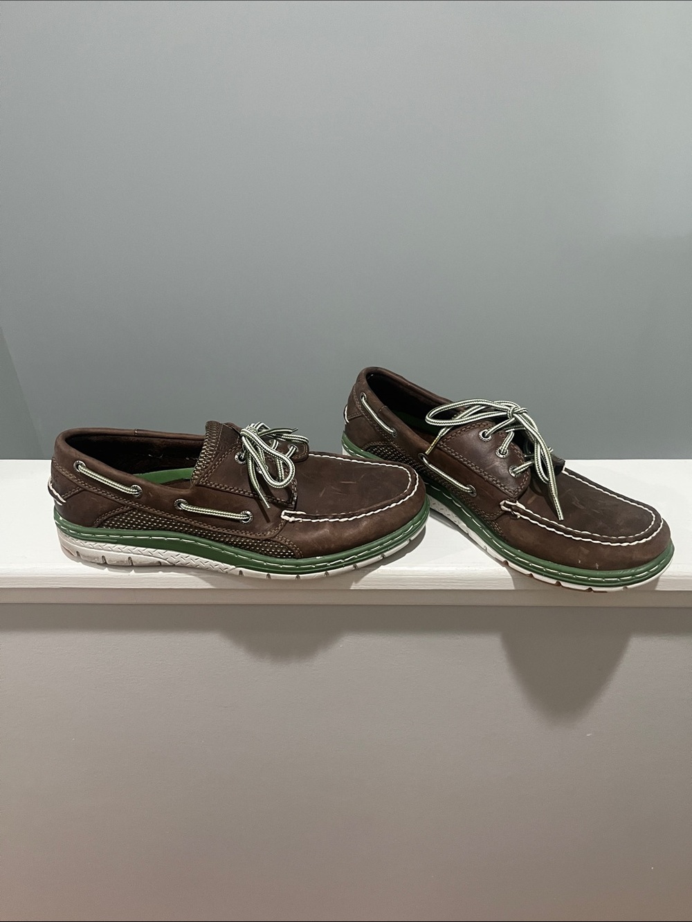 Sperry 8 1/2 Brown Leather Boat Shoes Green Accent Men's Casual Deck Shoes 8.5